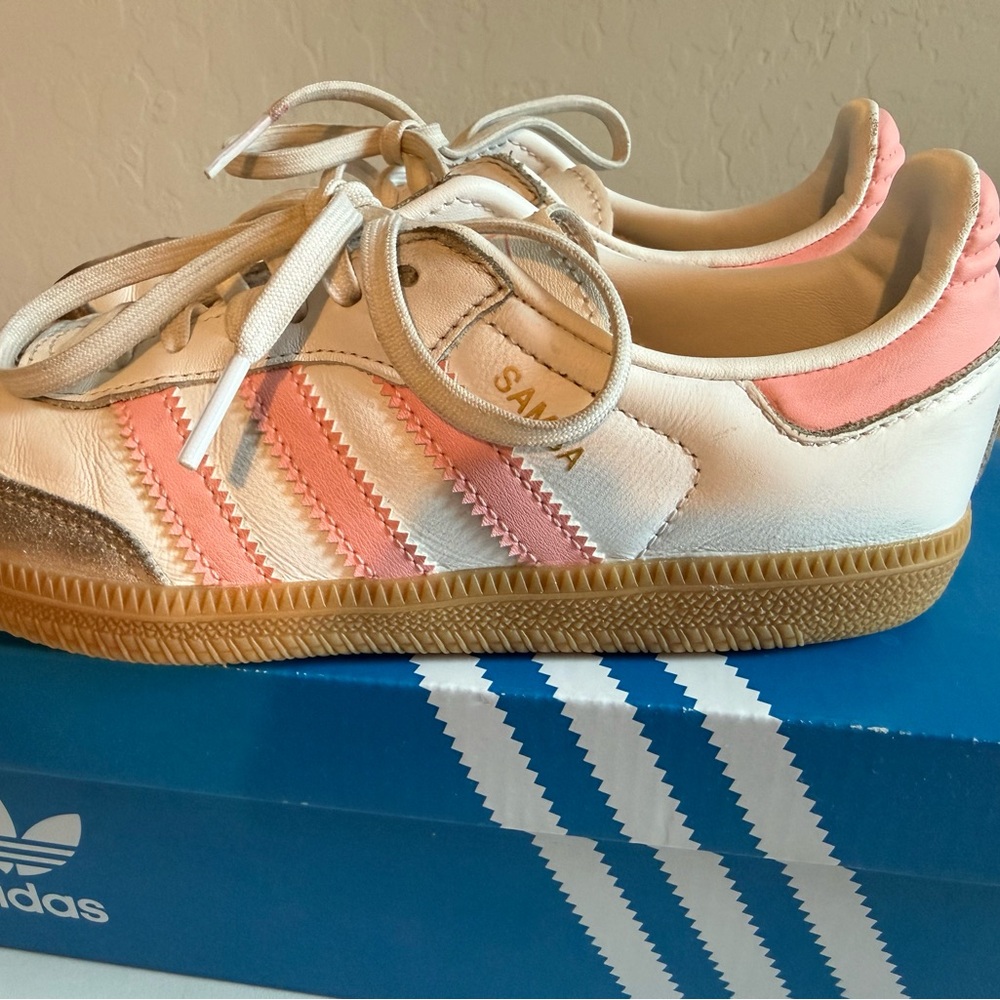 Adidas Samba Shoes in Pink and White